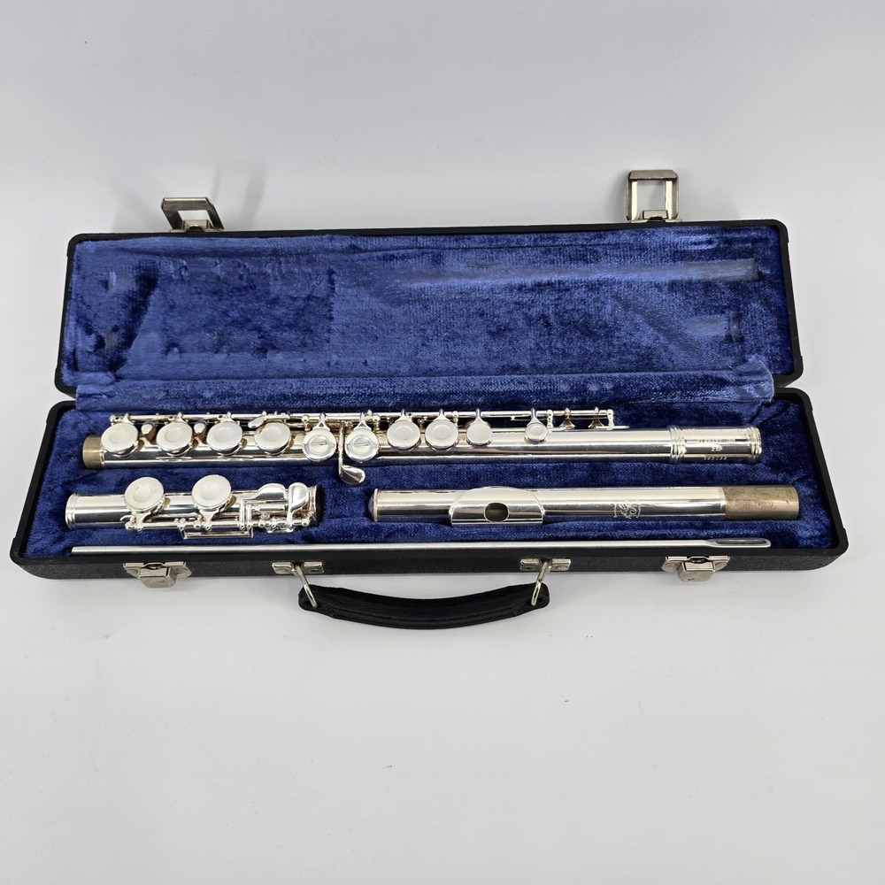 Gemeinhardt 2SP Student Flute Silver Plated Closed Hole C Foot with Case G52036